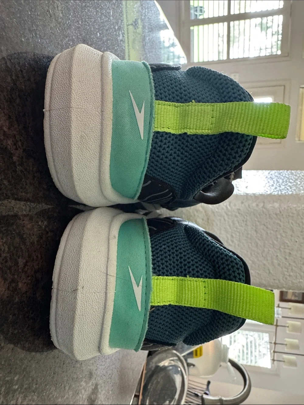 Boys Speedo athletic water shoes size 2c junior medium